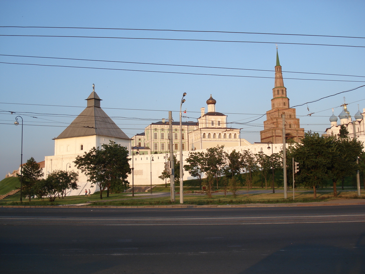 Picture Russia Kazan Kremlin 2006-07 93 - Monument Kremlin