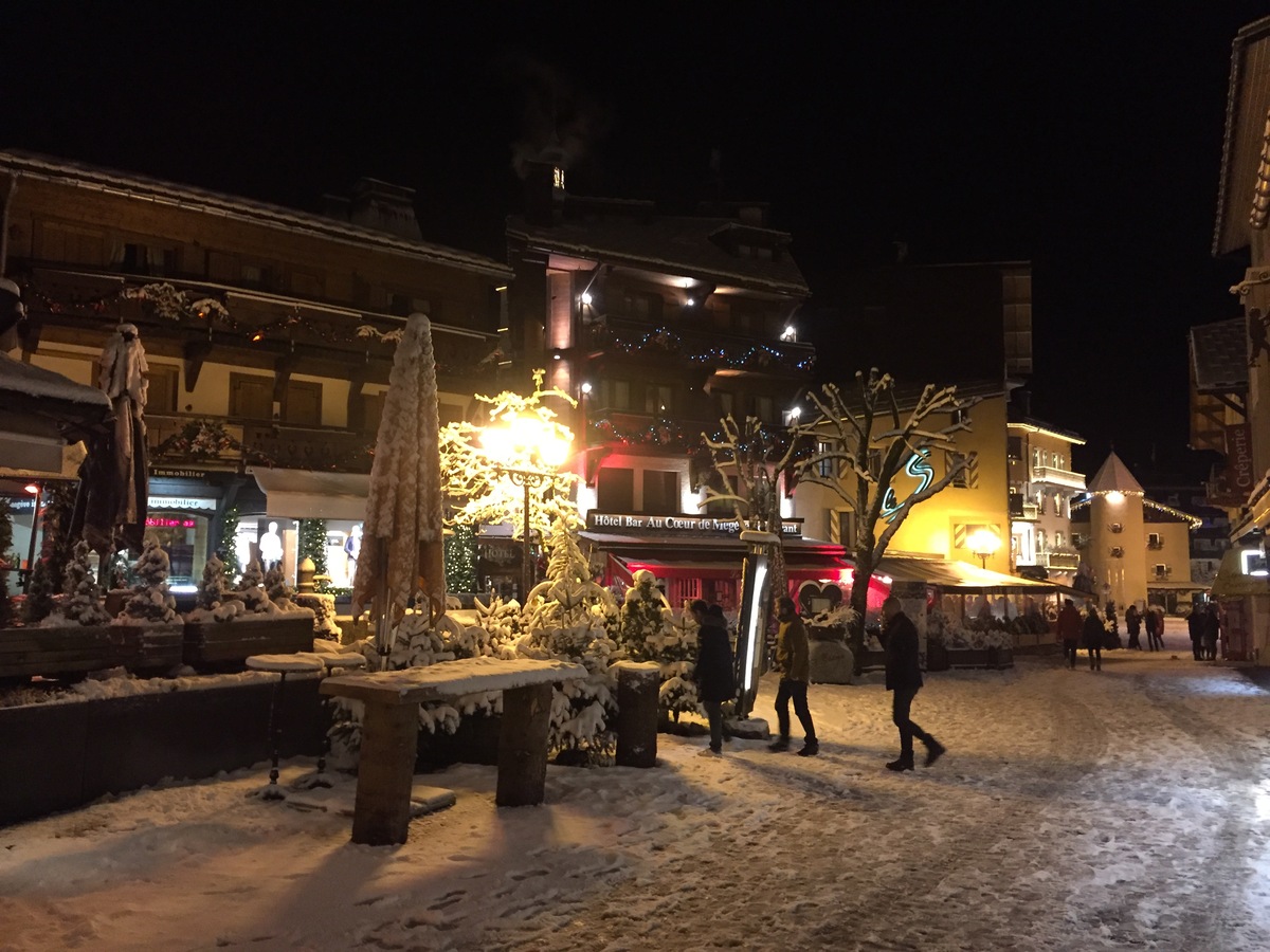 Picture France Megeve 2016-02 83 - Hotel Pool Megeve