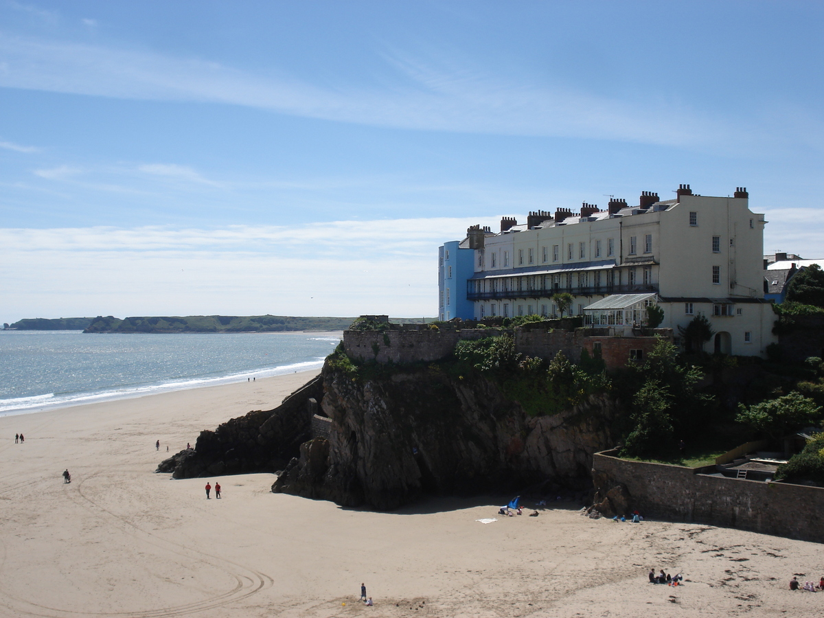 Picture United Kingdom Pembrokeshire Tenby 2006-05 99 - Street Tenby