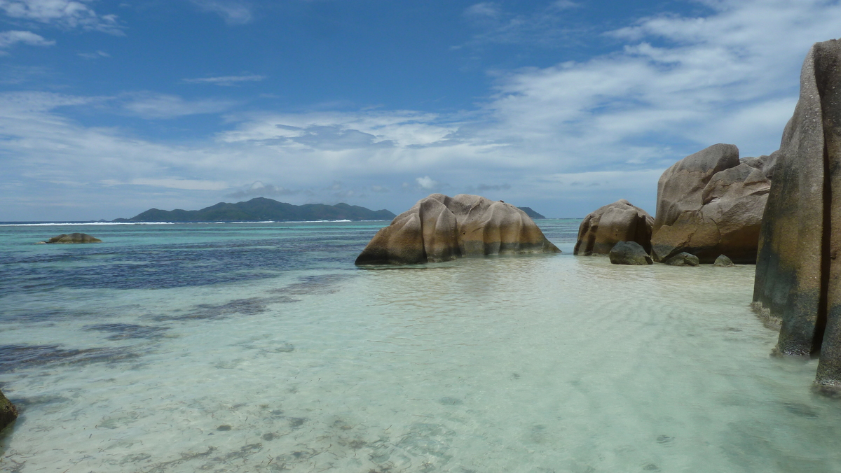 Picture Seychelles La Digue 2011-10 51 - City View La Digue