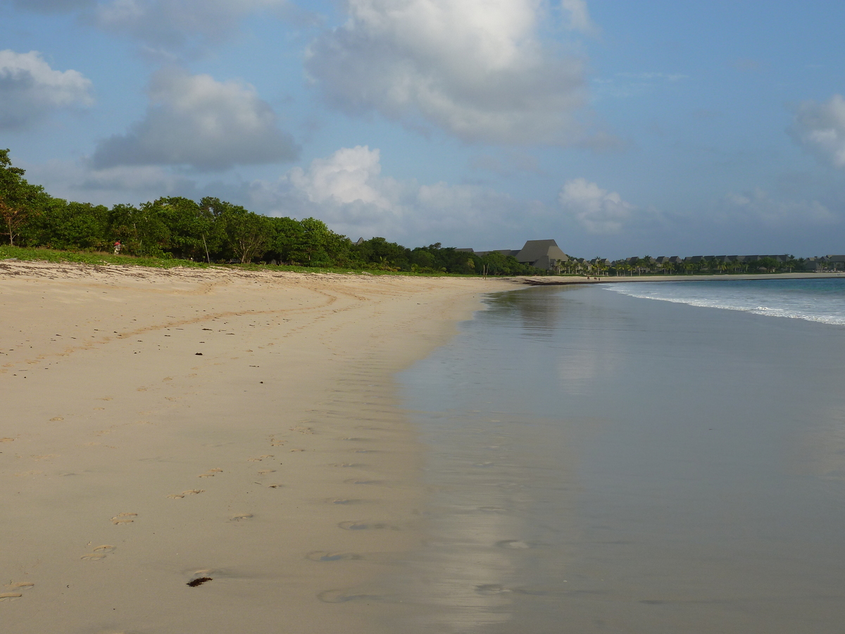 Picture Fiji Natadola beach 2010-05 5 - Walking Street Natadola beach