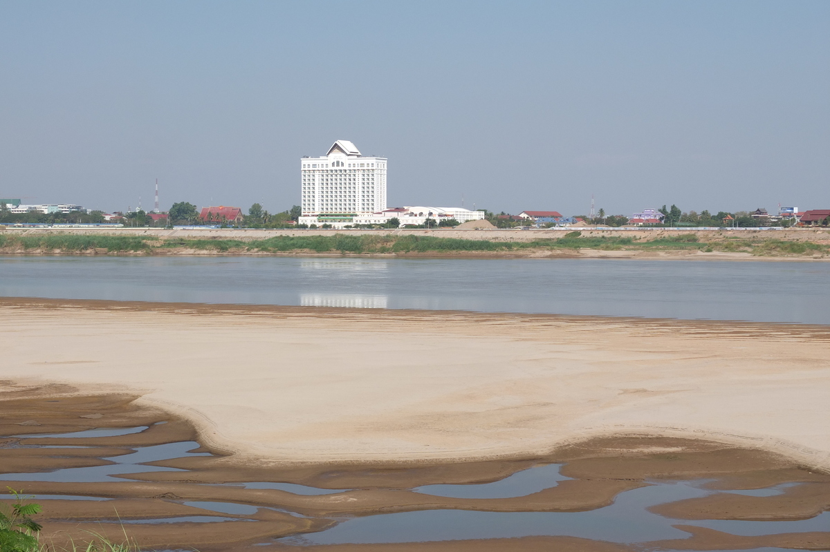 Picture Thailand Mekong river 2012-12 147 - Shopping Mekong river