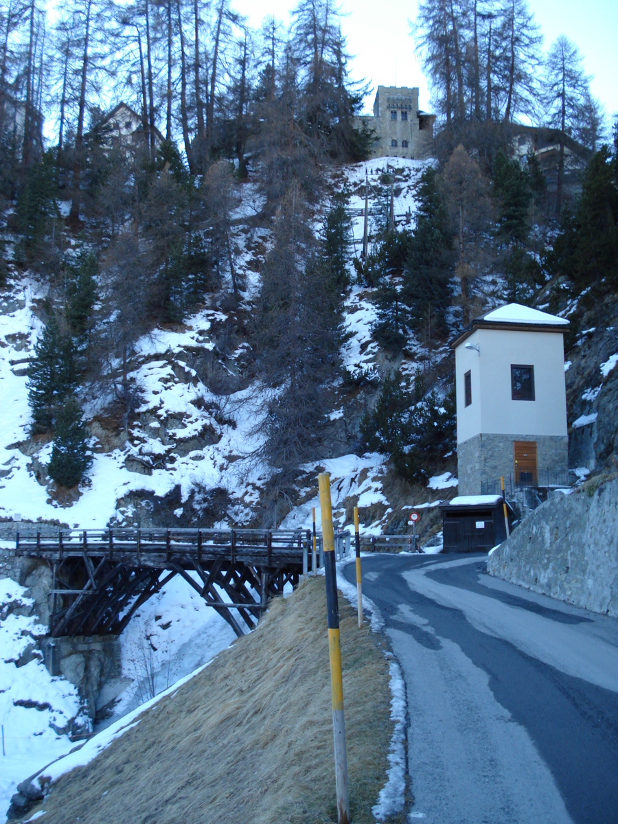 Picture Swiss St Moritz 2007-01 82 - Monument St Moritz