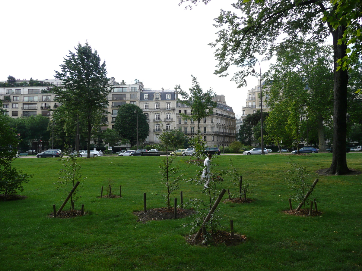 Picture France Paris Avenue Foch 2007-06 84 - Hot Season Avenue Foch