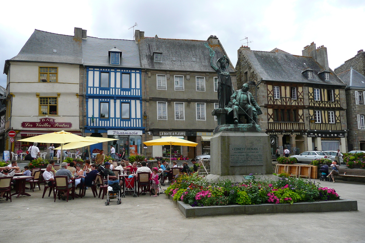 Picture France Treguier 2007-08 39 - Street Treguier