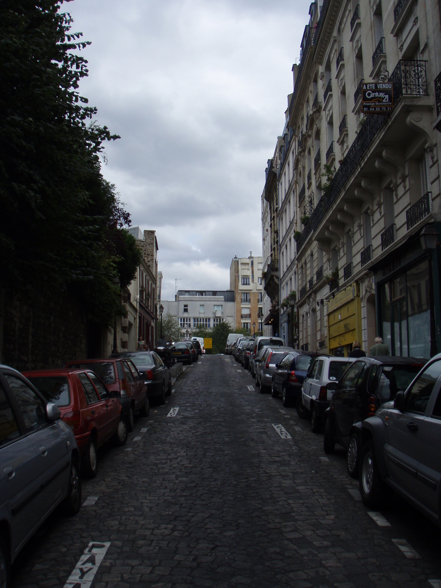 Picture France Paris 18th Arrondissement 2007-07 58 - Street 18th Arrondissement