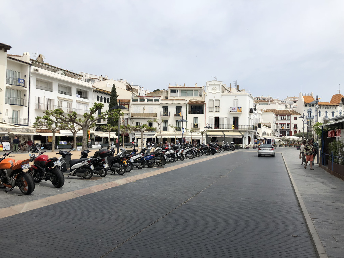 Picture Spain Cadaques 2018-04 28 - Hotel Pool Cadaques