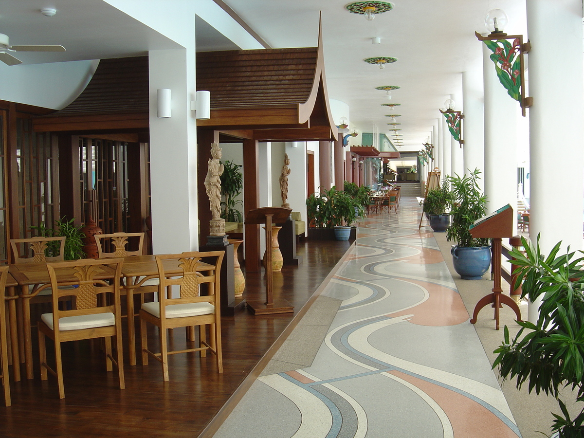 Picture Thailand Phuket Meridien Phuket Beach Hotel 2005-12 26 - Street Meridien Phuket Beach Hotel