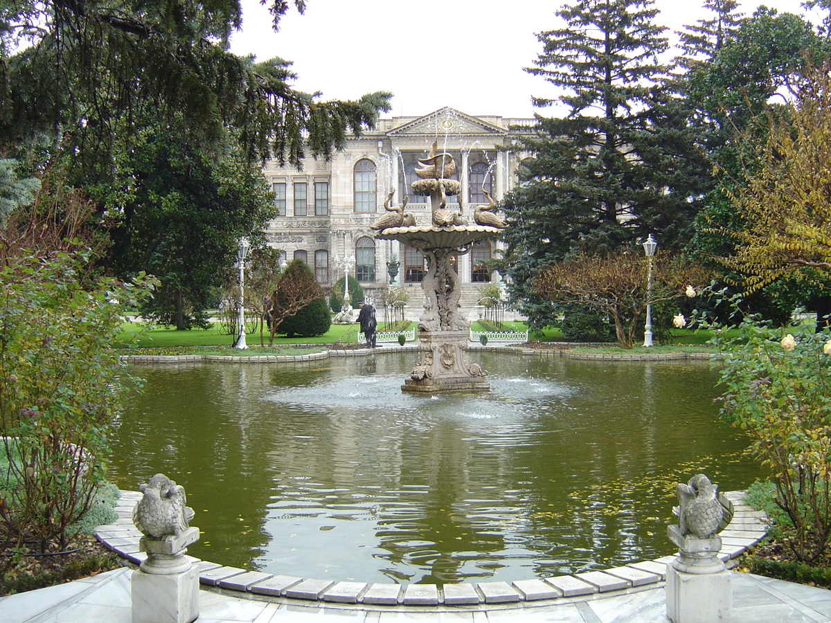 Picture Turkey Istanbul Dolmabahce Palace 2004-12 2 - Hot Season Dolmabahce Palace