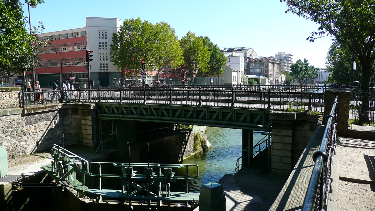 Picture France Paris Canal St Martin 2007-08 69 - City Canal St Martin