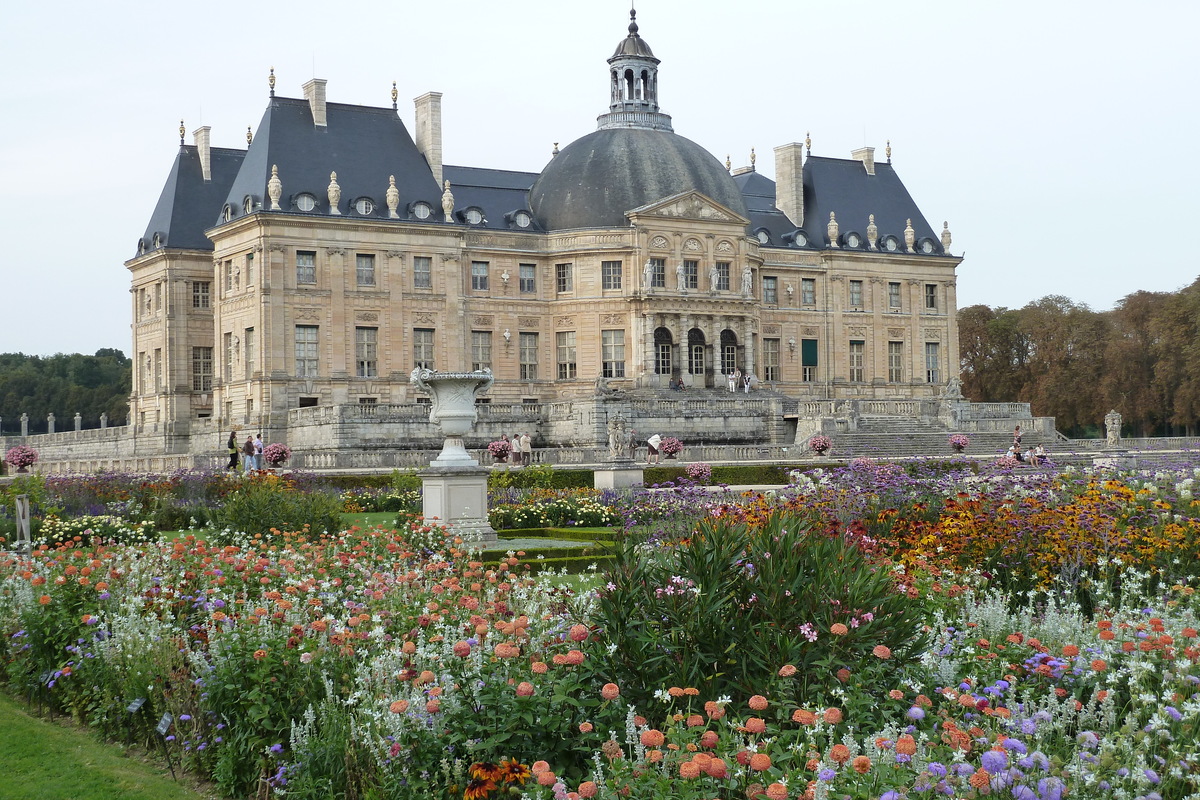 Picture France Vaux Le Vicomte Castle Vaux Le Vicomte Gardens 2010-09 28 - Hotels Vaux Le Vicomte Gardens