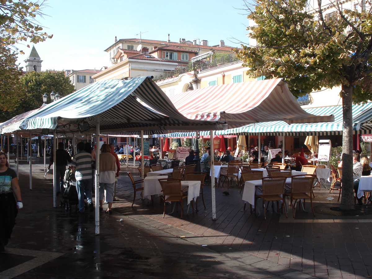 Picture France Nice 2006-10 38 - Walking Street Nice