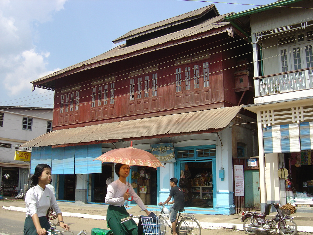 Picture Myanmar Dawei (TAVOY) 2005-01 153 - Hotel Dawei (TAVOY)