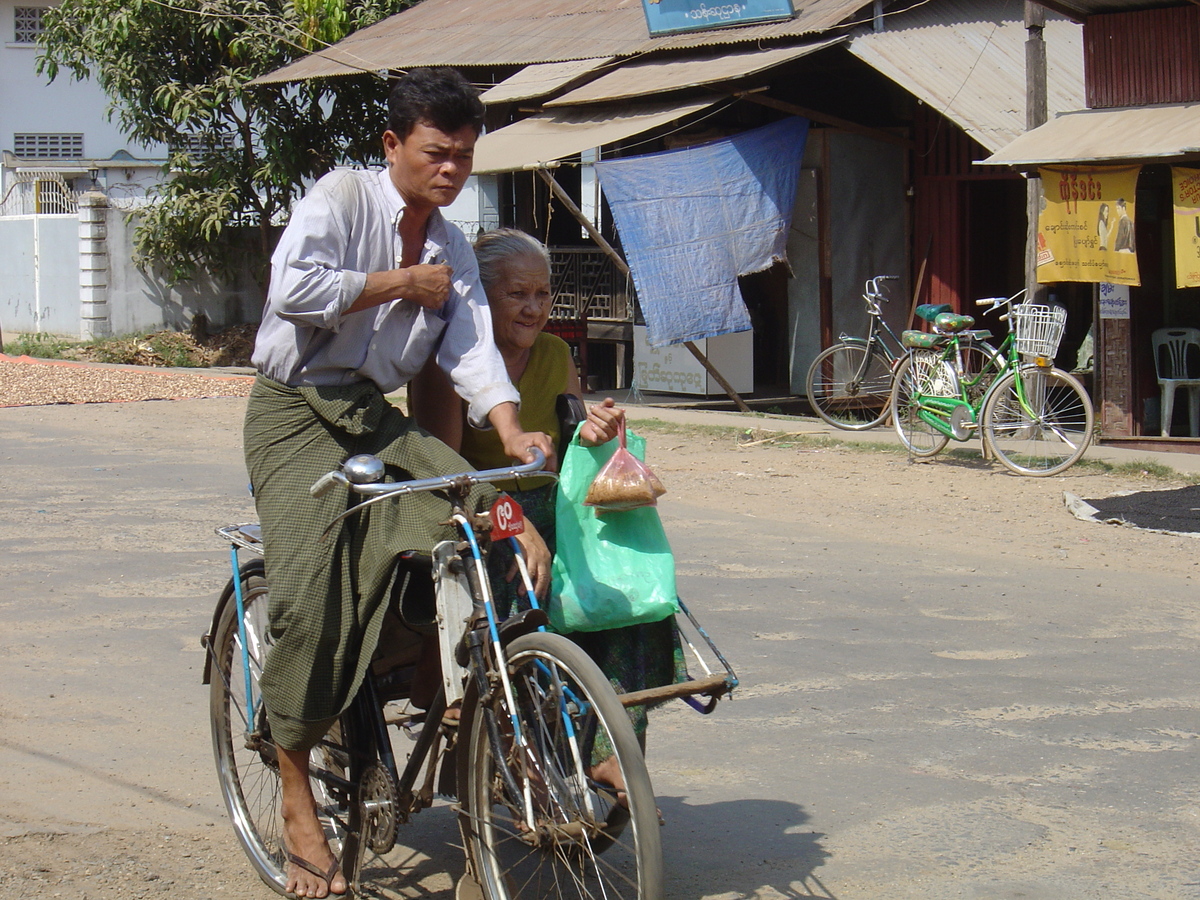 Picture Myanmar Dawei (TAVOY) 2005-01 35 - Transport Dawei (TAVOY)