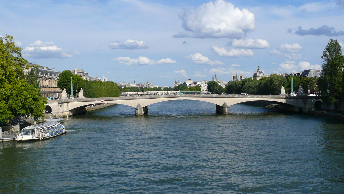 Picture France Paris The Bridges of Paris 2007-07 22 - Hot Season The Bridges of Paris