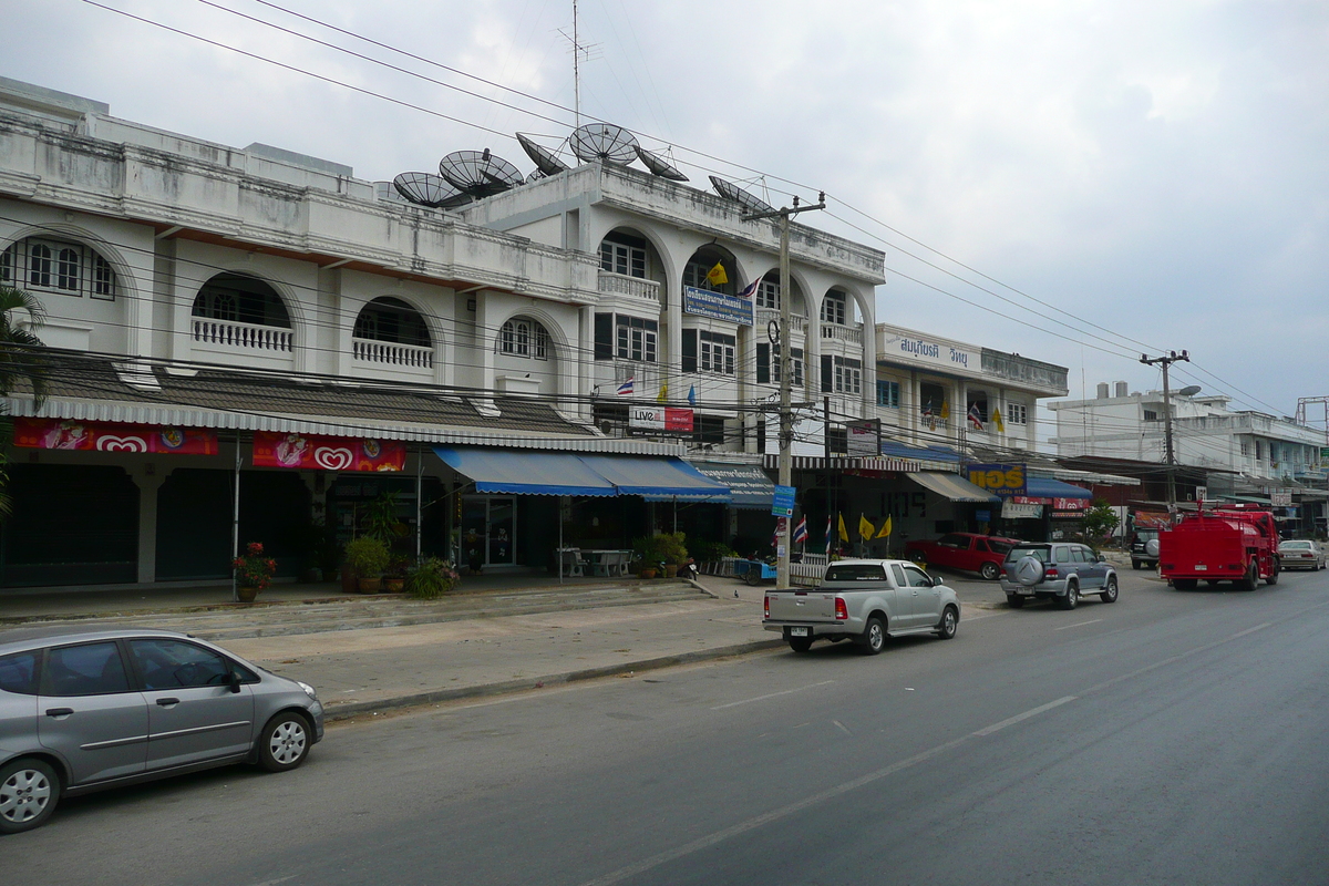 Picture Thailand Chonburi Sukhumvit road 2008-01 40 - Restaurants Sukhumvit road