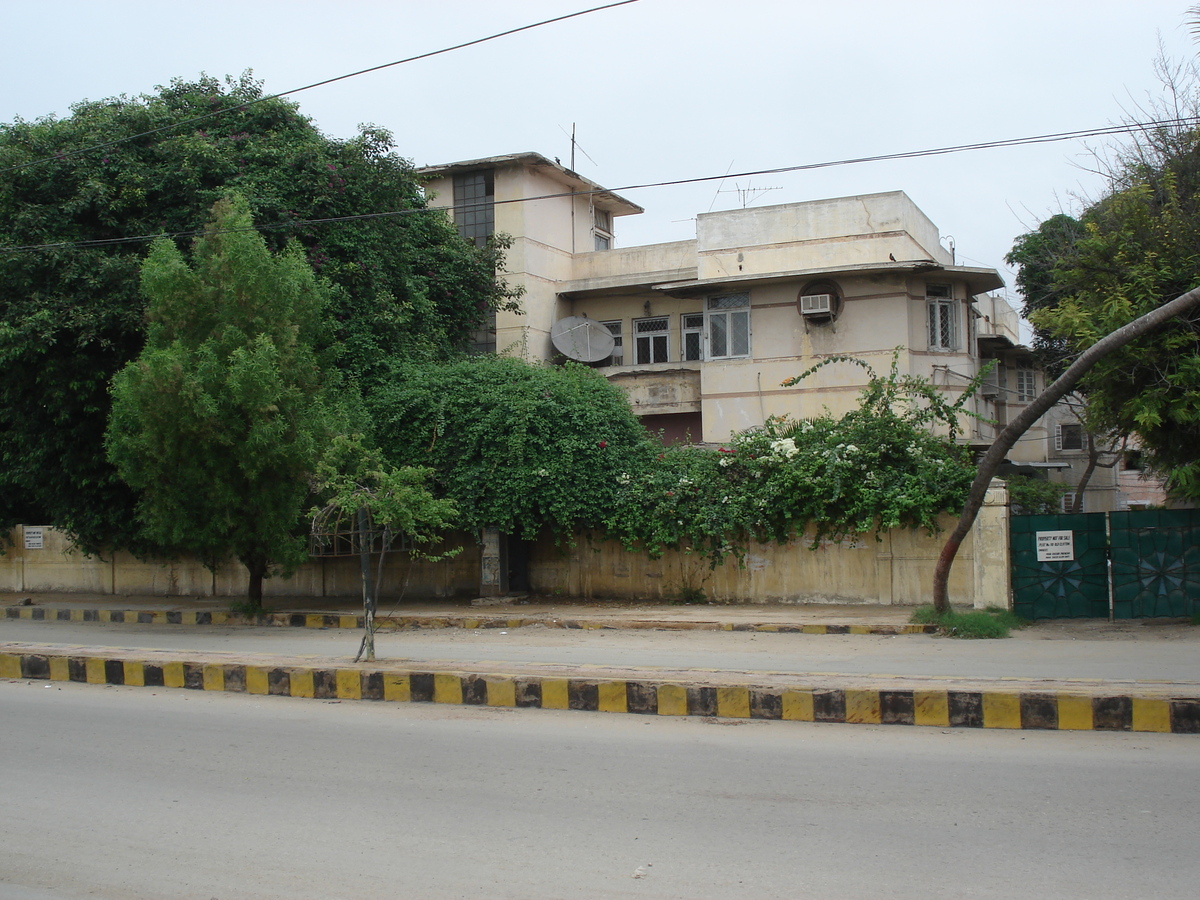 Picture Pakistan Karachi 2006-08 20 - Street Karachi