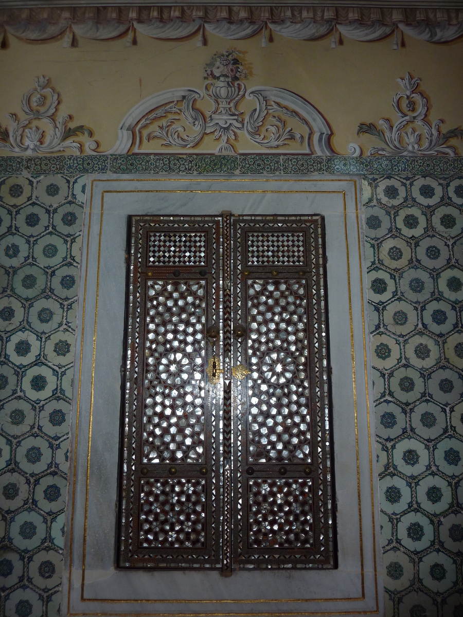 Picture Turkey Istanbul Topkapi Harem 2009-06 54 - Hotel Pool Topkapi Harem