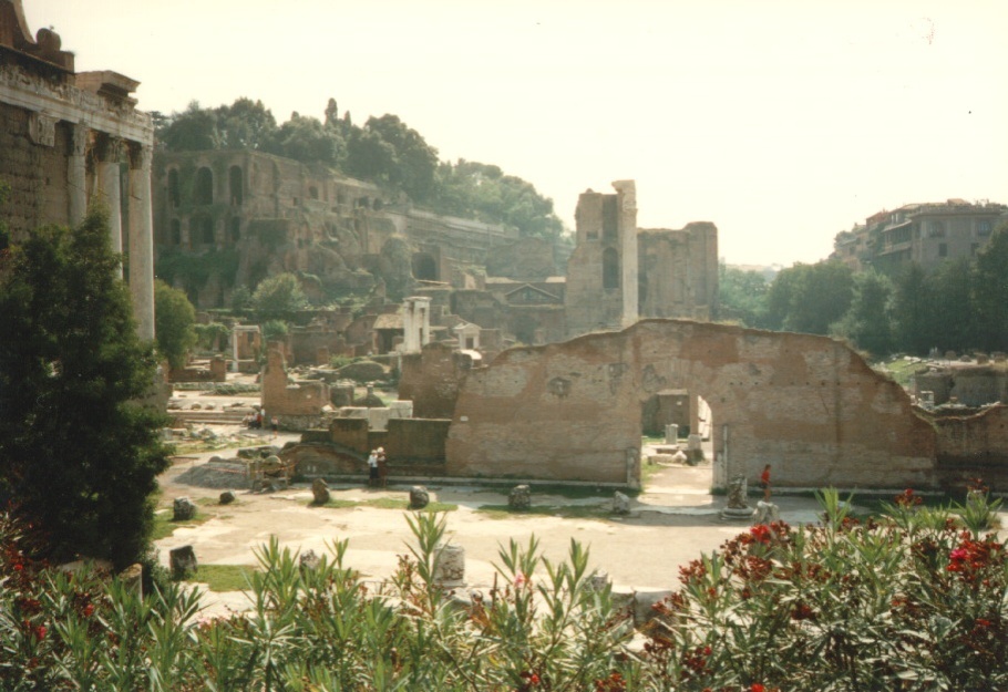 Picture Italy Rome 1989-09 11 - Hotel Pools Rome