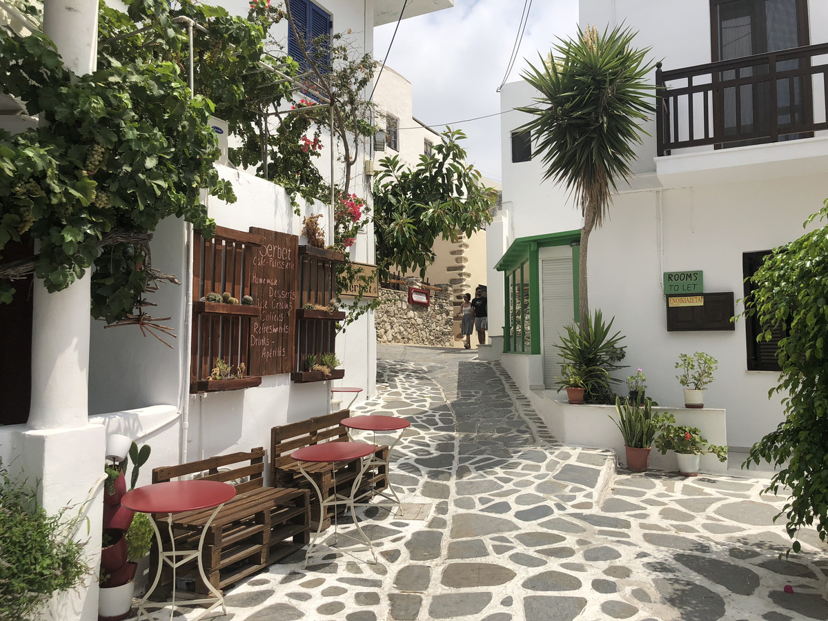 Picture Greece Naxos 2018-07 1 - Street Naxos