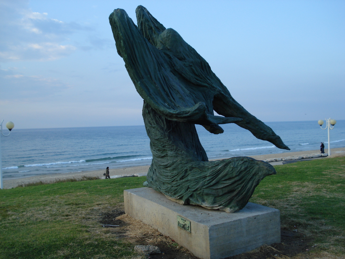 Picture Israel Tel Aviv Tel Aviv Sea Shore 2006-12 229 - Monument Tel Aviv Sea Shore