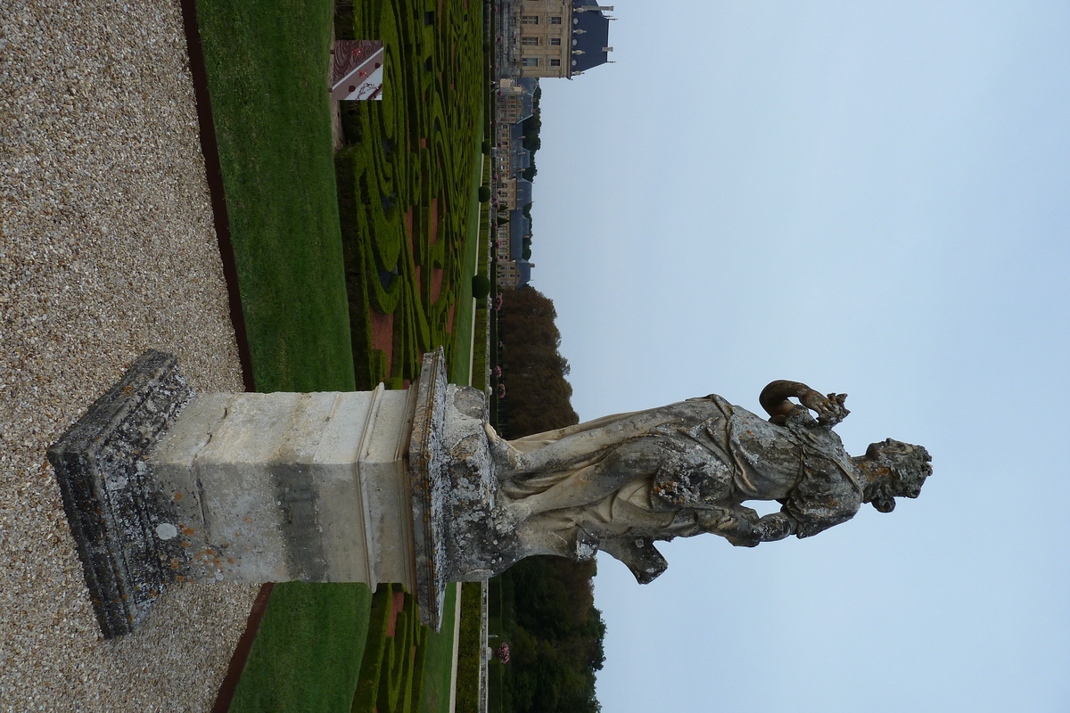 Picture France Vaux Le Vicomte Castle Vaux Le Vicomte Gardens 2010-09 25 - Hotel Pools Vaux Le Vicomte Gardens