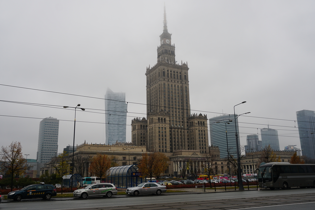 Picture Poland Warsaw 2016-10 41 - Hotel Pools Warsaw