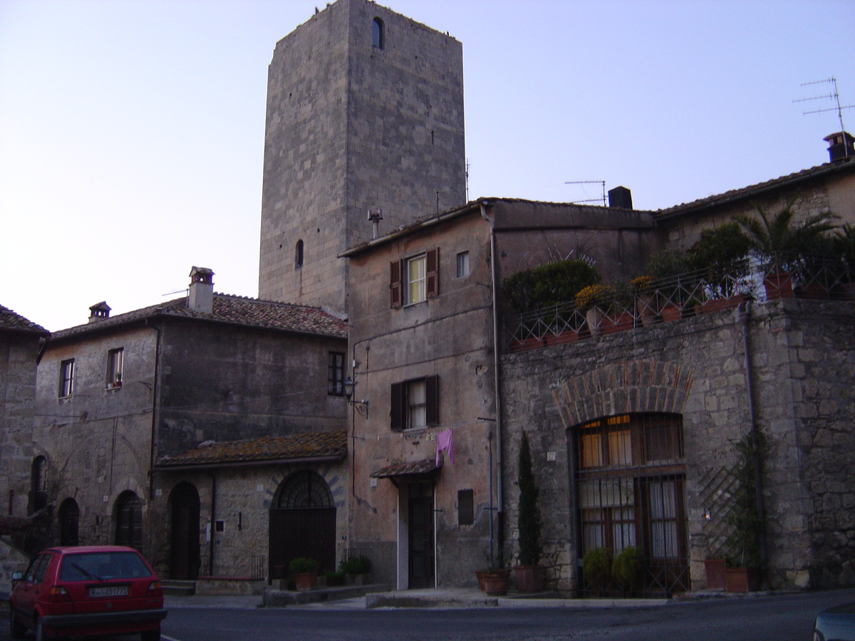 Picture Italy Tarquinia 2004-03 1 - French Restaurant Tarquinia