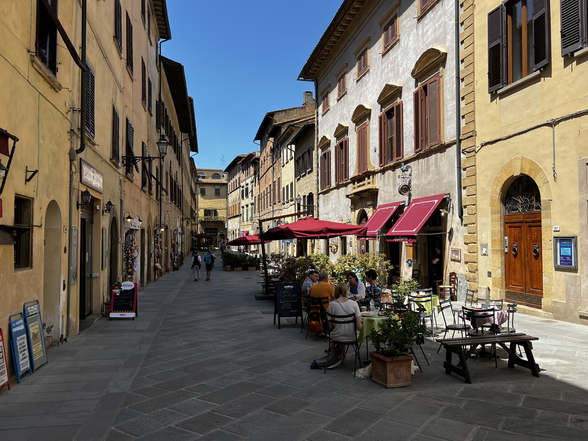 Picture Italy Volterra 2022-05 28 - City Sights Volterra