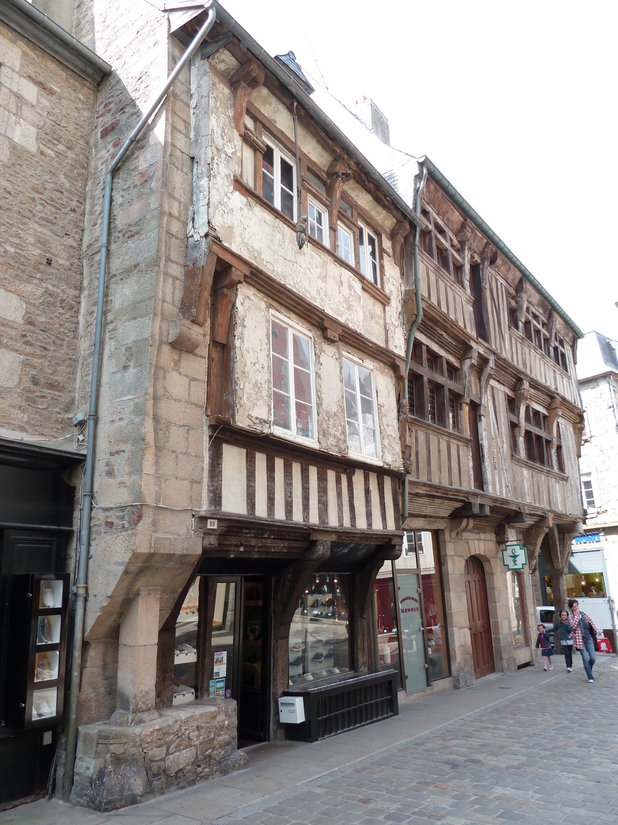 Picture France Dinan 2010-04 6 - Streets Dinan