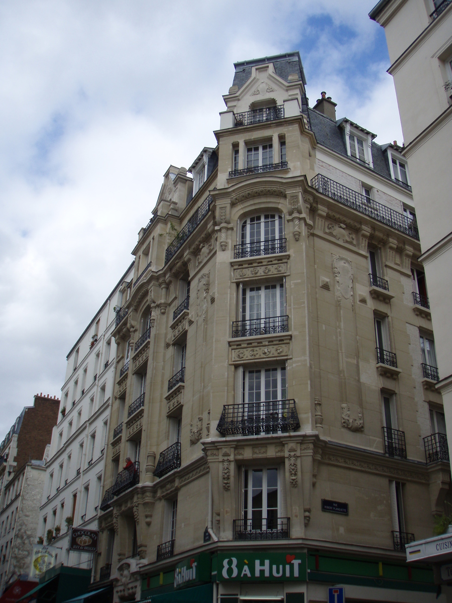 Picture France Paris 18th Arrondissement 2007-07 6 - Monument 18th Arrondissement