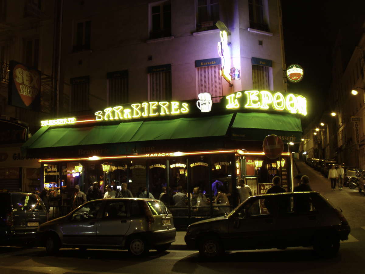 Picture France Paris Pigalle by night 2007-07 34 - Shopping Pigalle by night