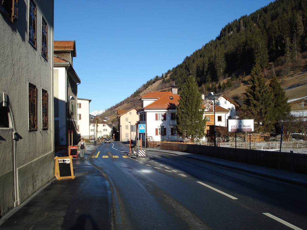 Picture Swiss Chur to St Moritz Road 2007-01 14 - Restaurant Chur to St Moritz Road