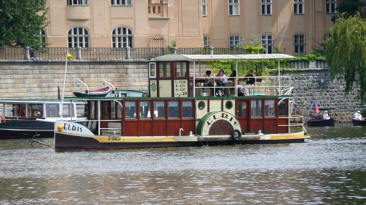 Picture Czech Republic Prague Vltava river 2007-07 32 - French Restaurant Vltava river