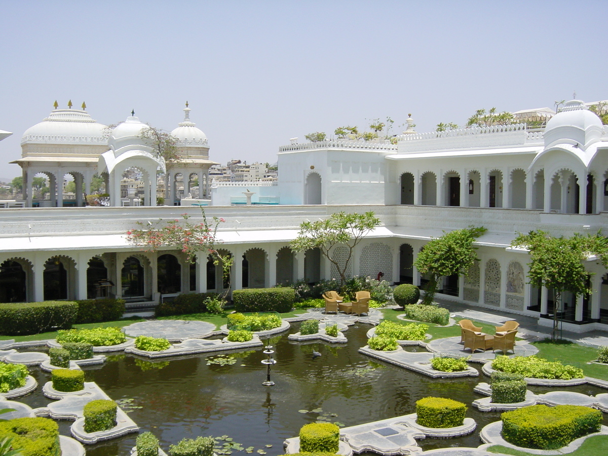 Picture India Udaipur Lake Palace Hotel 2003-05 1 - Monuments Lake Palace Hotel