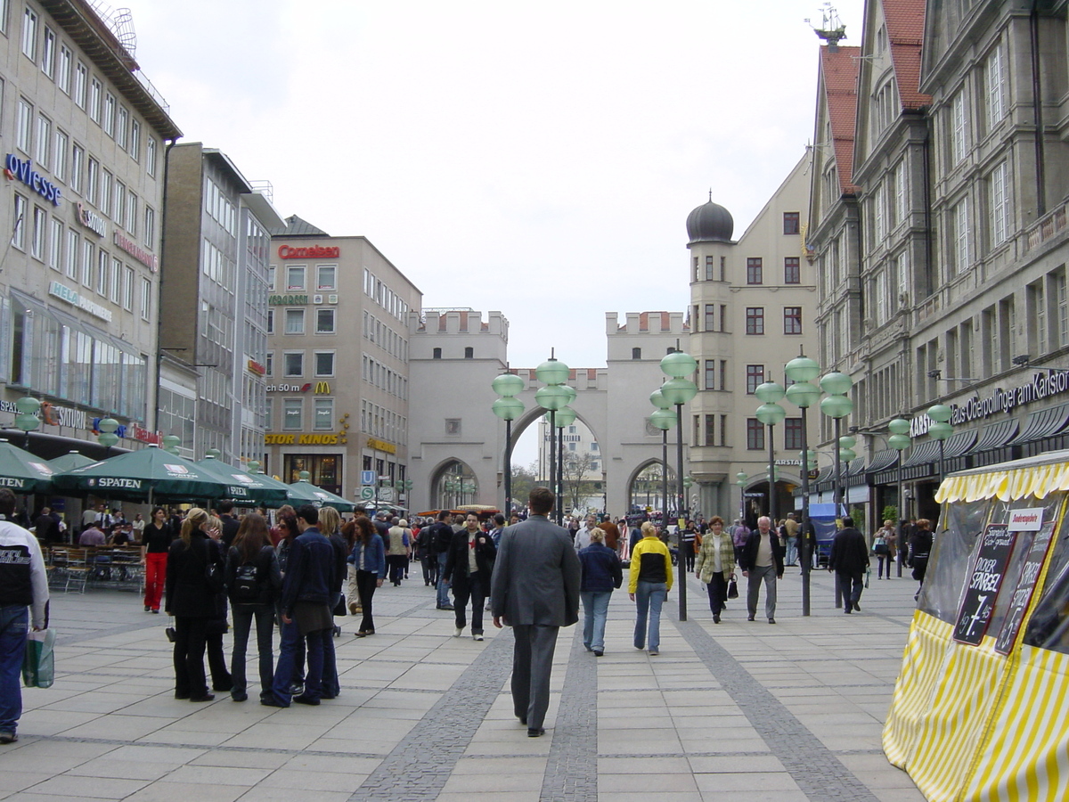 Picture Germany Munich 2002-04 28 - Street Munich