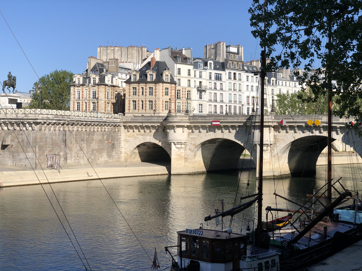 Picture France Paris lockdown 2020-04 183 - To see Paris lockdown