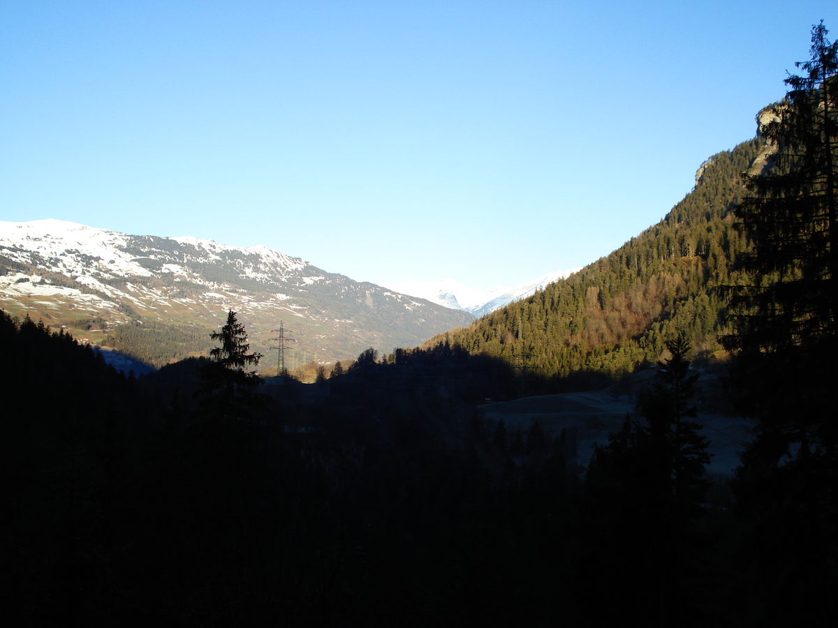 Picture Swiss Chur to St Moritz Road 2007-01 27 - Hotel Pool Chur to St Moritz Road