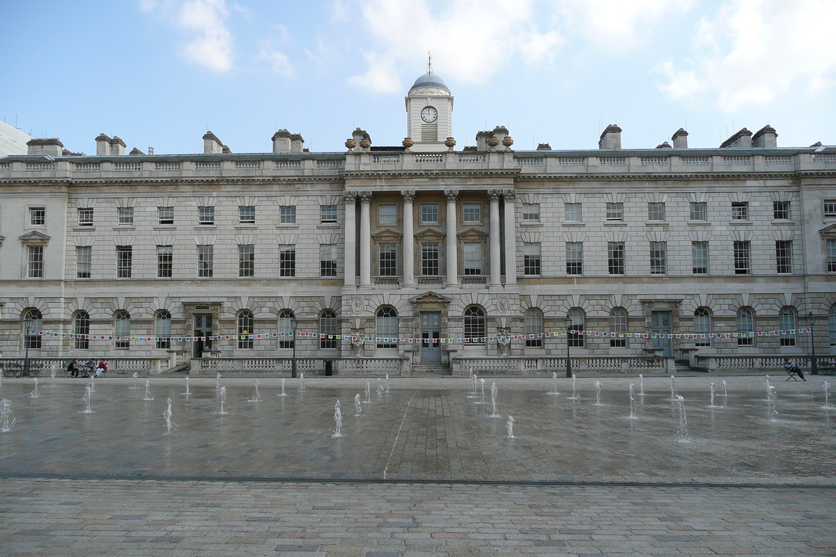 Picture United Kingdom London Somerset House 2007-09 36 - Lakes Somerset House