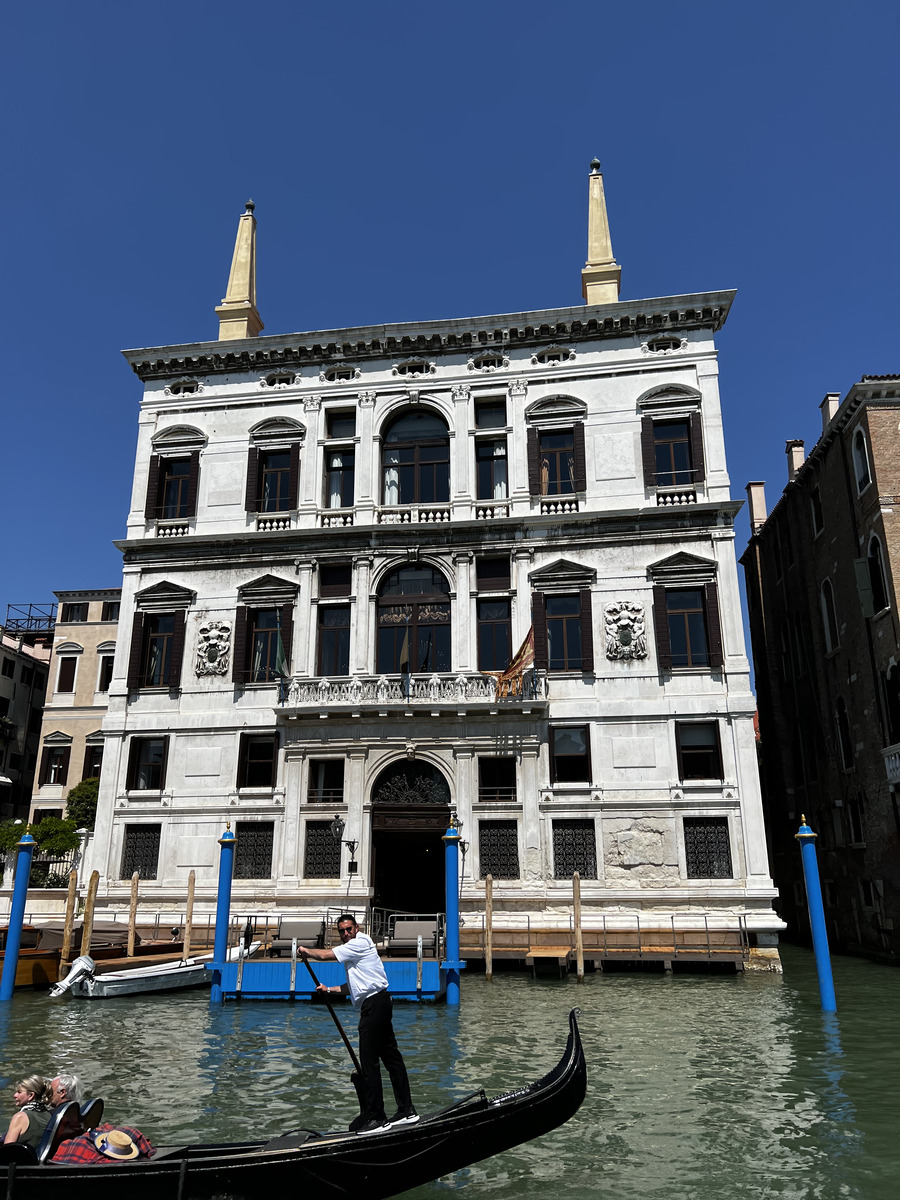 Picture Italy Venice 2022-05 84 - Hotel Pools Venice