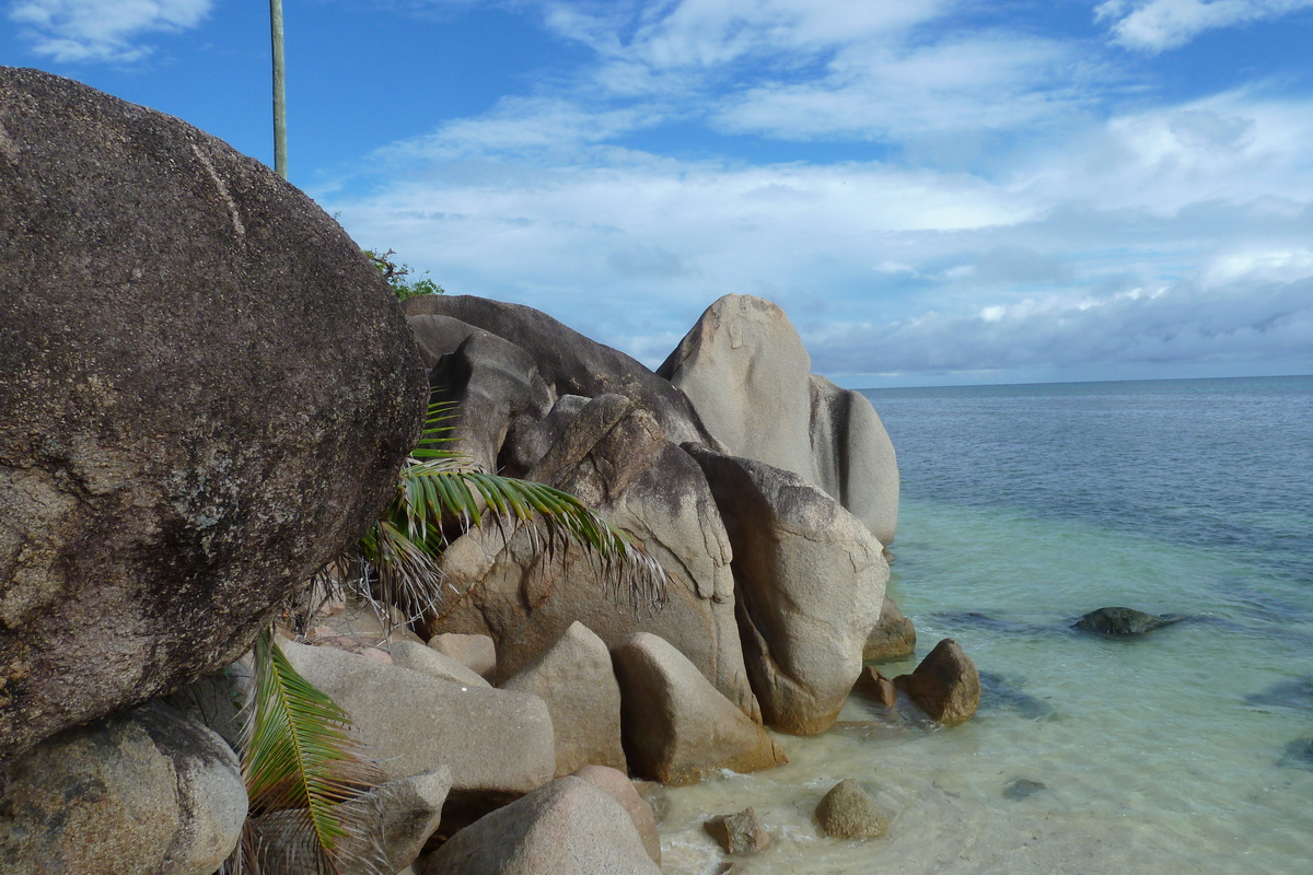 Picture Seychelles Praslin 2011-10 33 - Monument Praslin