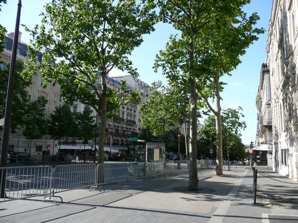 Picture France Paris Etoile and Arc de Triomphe 2007-05 131 - Restaurants Etoile and Arc de Triomphe