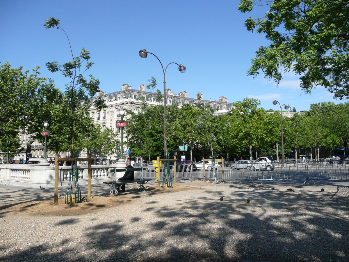 Picture France Paris Etoile and Arc de Triomphe 2007-05 159 - Waterfalls Etoile and Arc de Triomphe