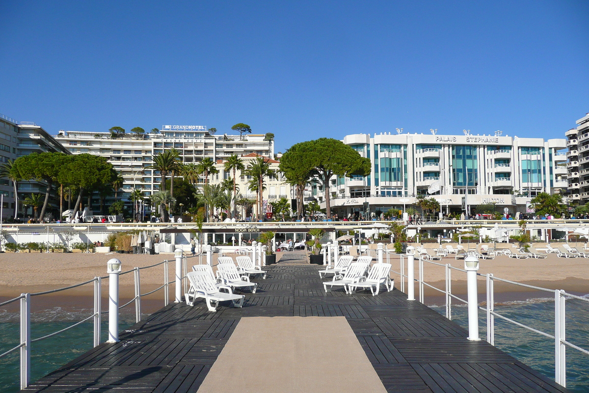 Picture France Cannes Croisette 2007-10 41 - Walking Street Croisette