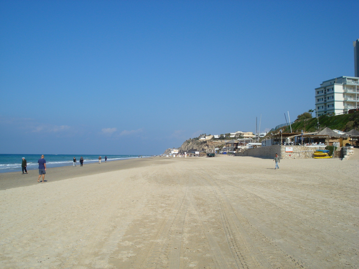 Picture Israel Herzliya 2006-12 75 - City View Herzliya