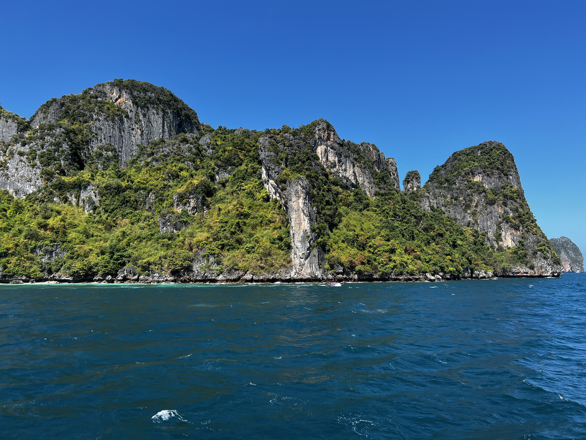 Picture Thailand Phuket to Ko Phi Phi Ferry 2021-12 120 - Night Phuket to Ko Phi Phi Ferry