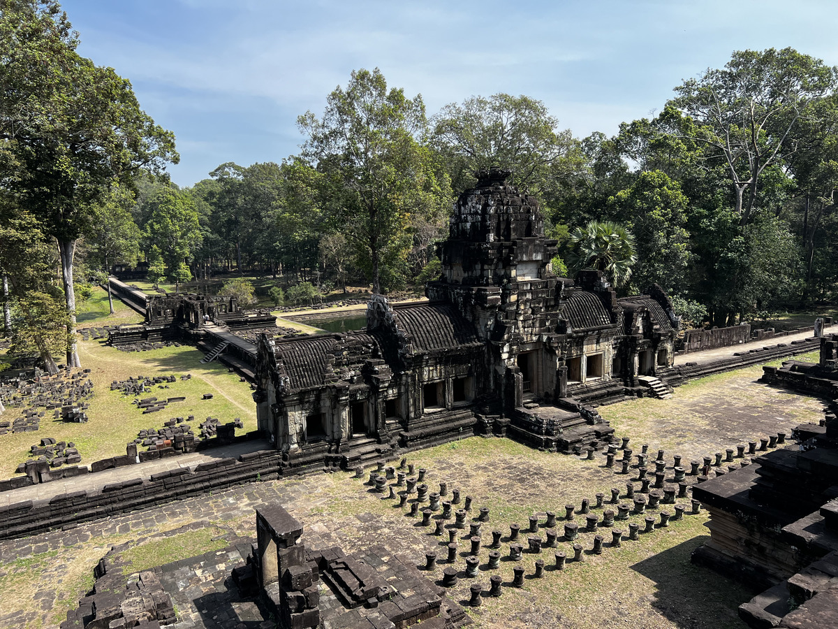 Picture Cambodia Siem Reap Baphuon 2023-01 5 - Lake Baphuon