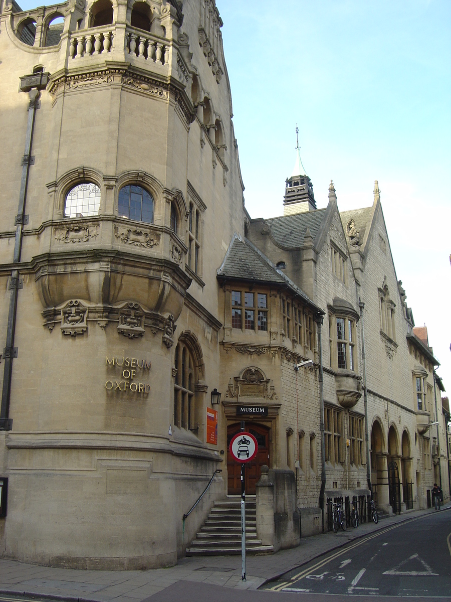 Picture United Kingdom Oxford 2005-05 21 - Monument Oxford