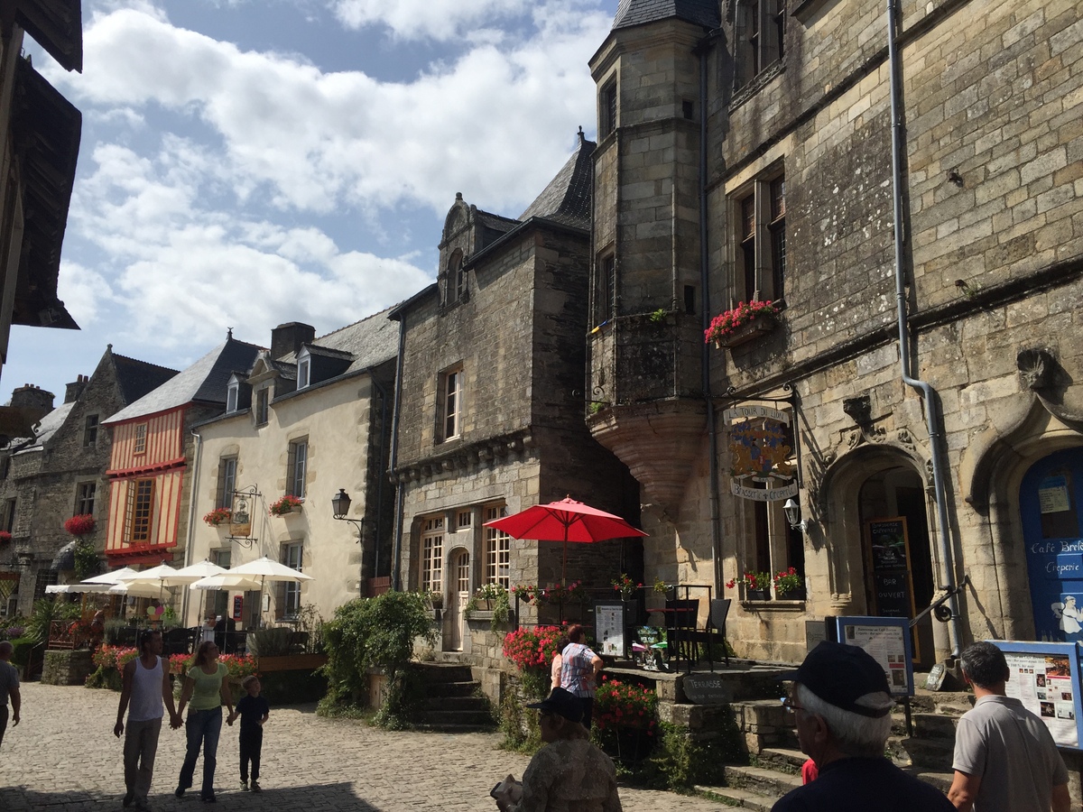 Picture France Rochefort-en-Terre 2017-08 46 - Street Rochefort-en-Terre