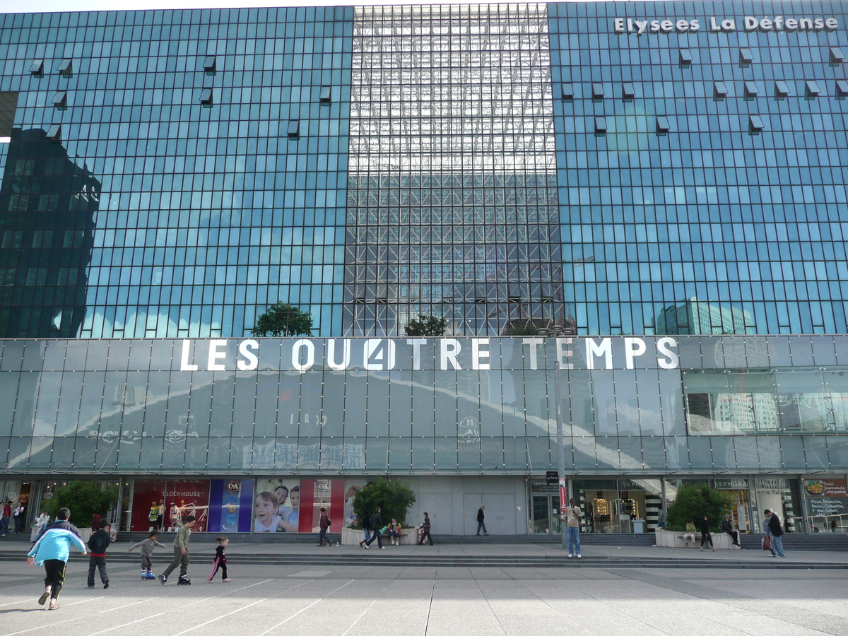 Picture France Paris La Defense 2007-05 13 - Rain Season La Defense